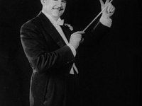 1930. Da Papà Whiteman a Bapu Ghandi passando per&nbsp;Gershwin